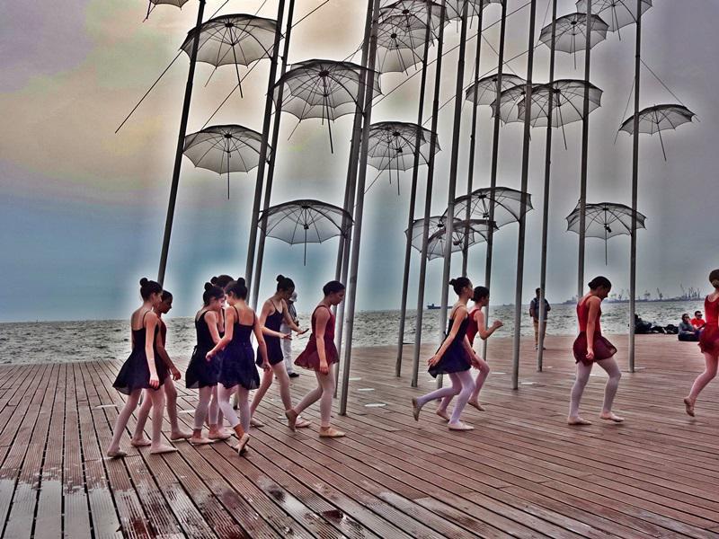 χορεύοντας-στις-ομπρέλες-111578