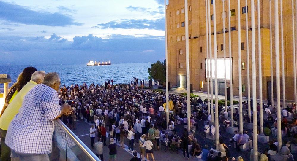 F002 Προβολή ντοκιμαντέρ