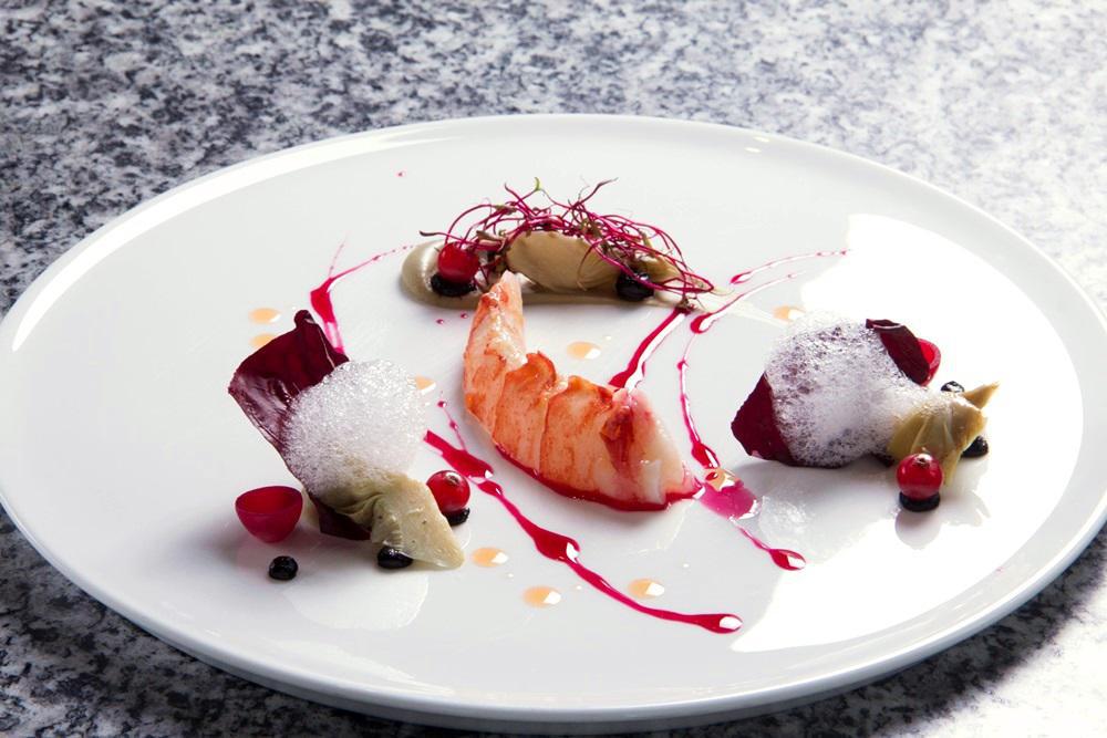 Hummer mit Roten Nouancen-Artischoke