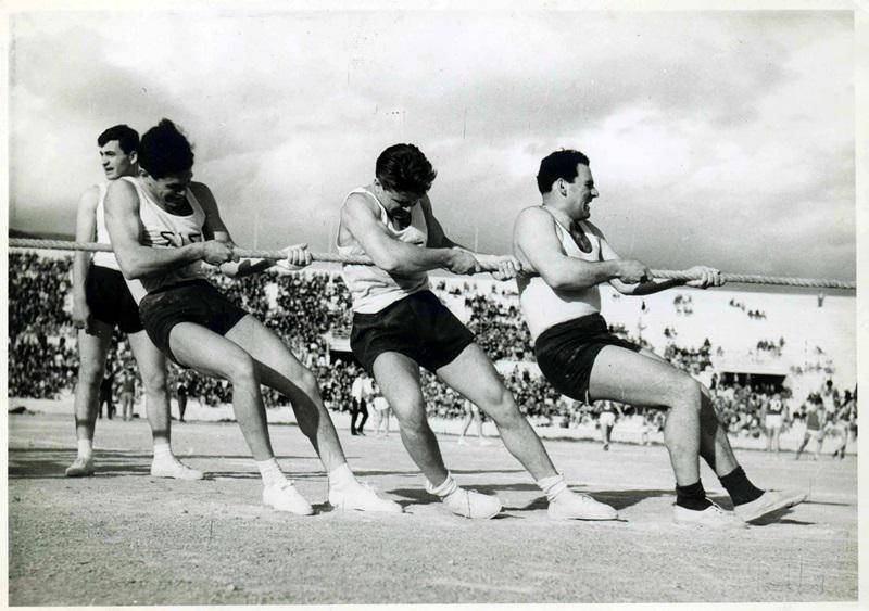 apo_tis_foititikes_athlitikes_epideixeis_1960