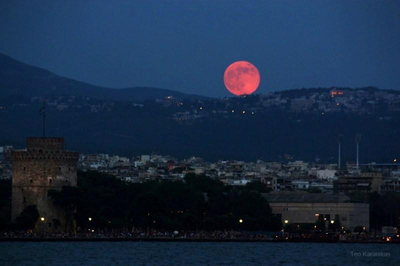 η-ματωμένη-υπερπανσέληνος-της-δευτέρ-47971