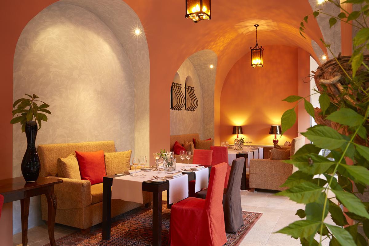 kamares_ala carte restaurant (7)