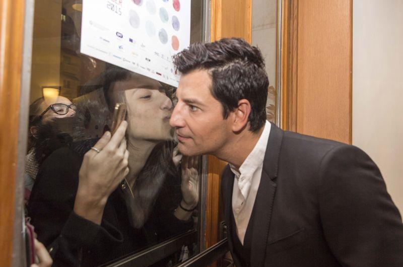 ÐÑÏÂÏËÇ ÔÇÓ ÔÁÉÍÉÁÓ "CHEVALIER" ÐÁÑÏÕÓÉÁ ÔÙÍ ÓÕÍÔÅËÅÓÔÙÍ Ó. ÑÏÕÂÁÓ - Ã. ÐÕÑÐÁÓÏÐÏÕËÏÓ - Ã.ÊÅÍÔÑÏÓ- Â.ÌÏÕÑÉÊÇÓ - Ð.ÊÏÑÙÍÇÓ 