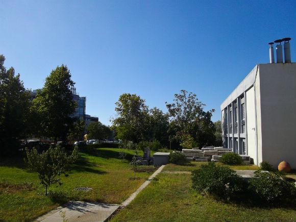 open_1.jpg open_1.jpg