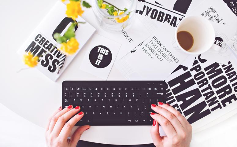 red-hands-woman-creative