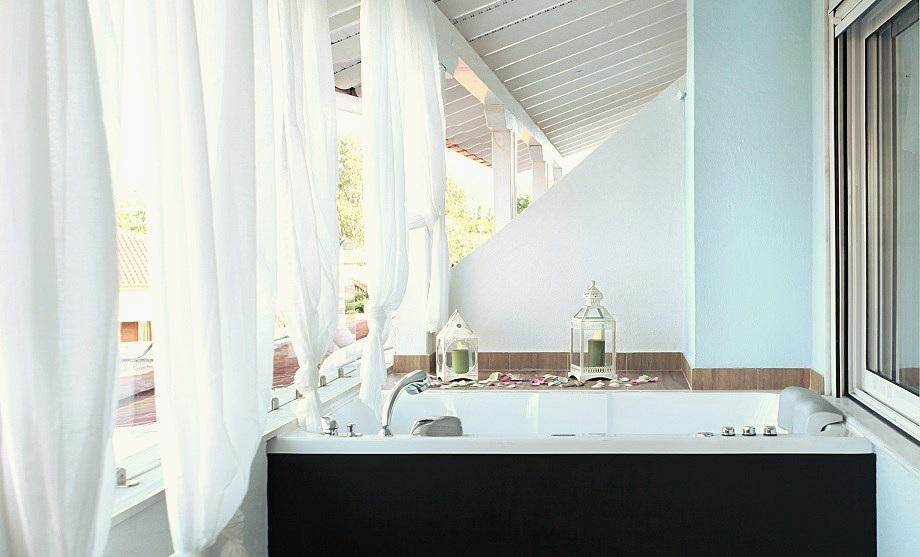 suite-sea-view-with-jacuzzi-1