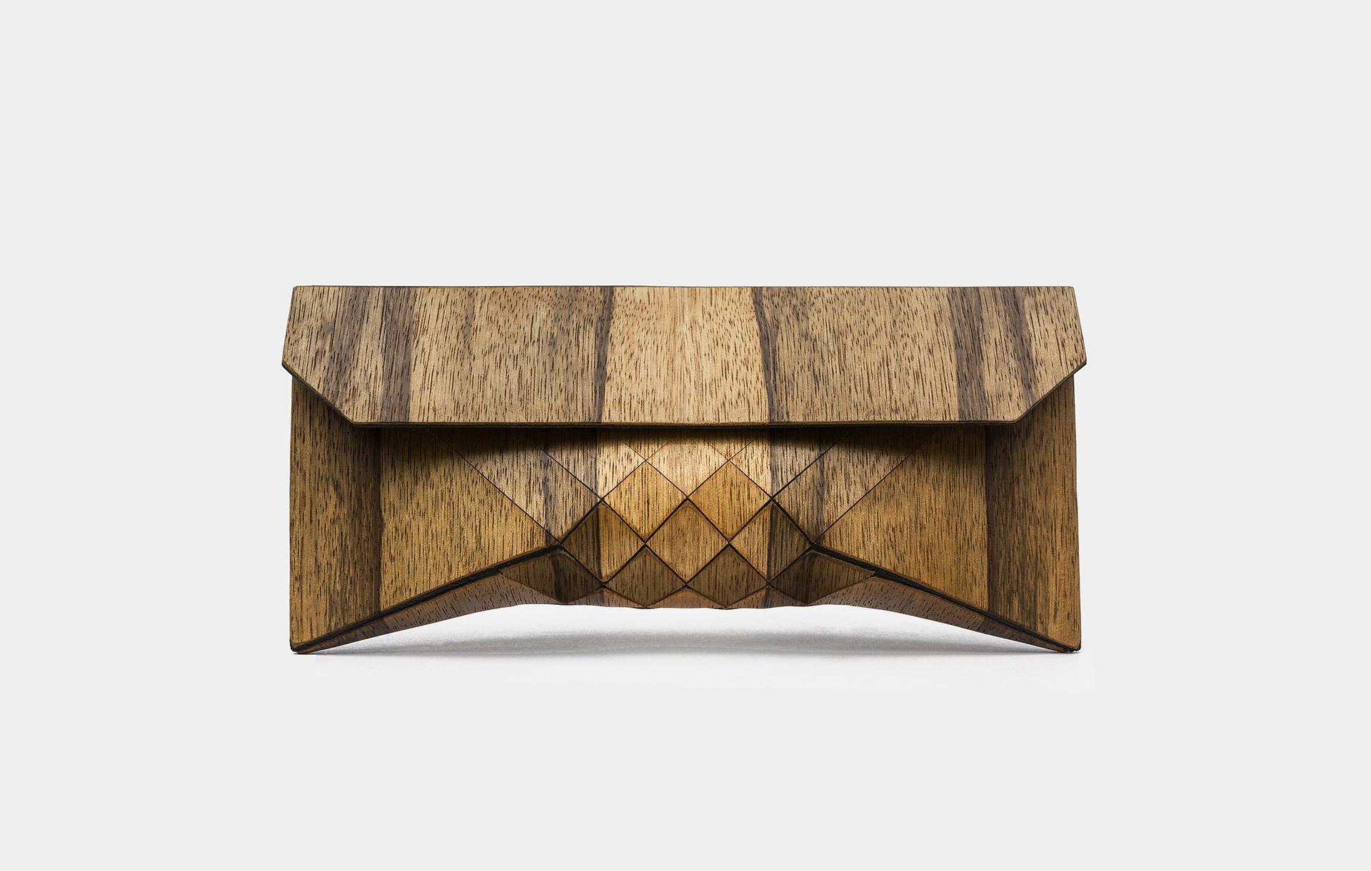 wood-clutch-komplett-aus-holz-3