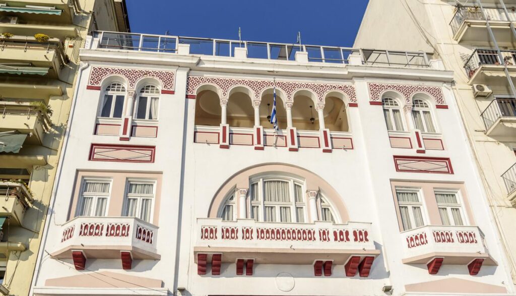 με-νέο-σφυρί-απειλείται-κτίριο-στο-191153